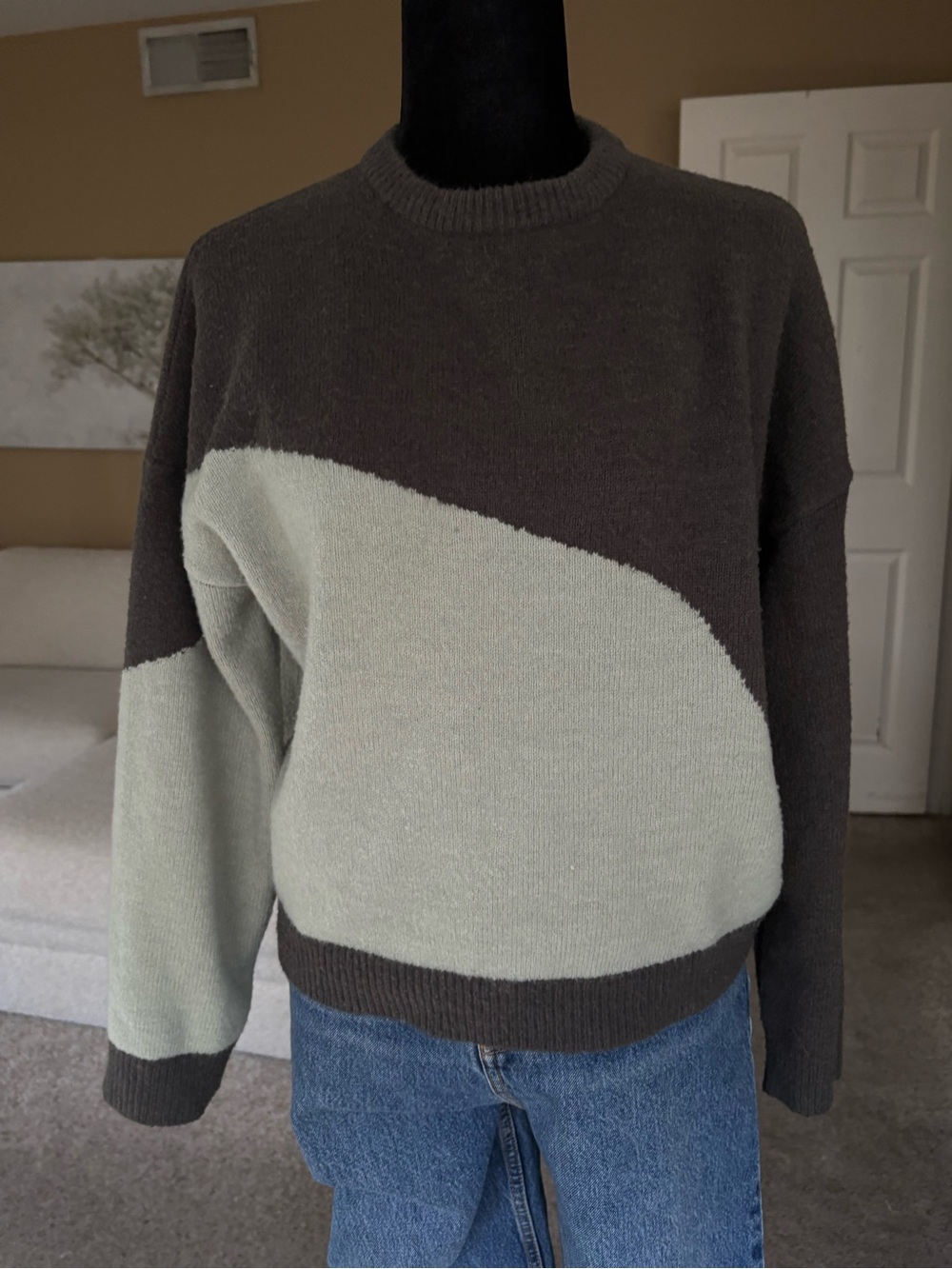 Woman’s Oat+Fort Two-Tone Crewneck Sweater Size Small